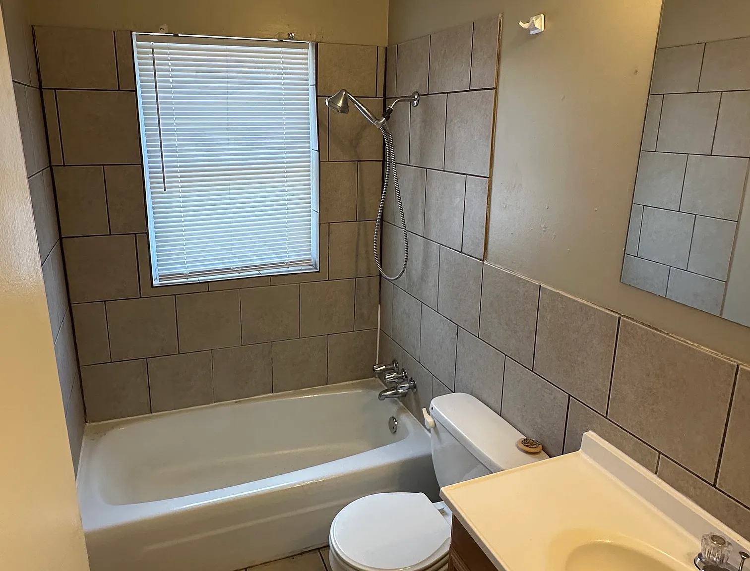 3719 Briarbridge - 4 — Photo 2