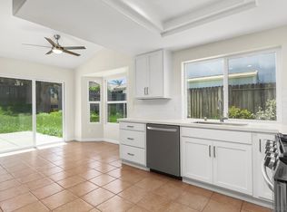 325 Cheyenne Ln, Escondido, CA 92026