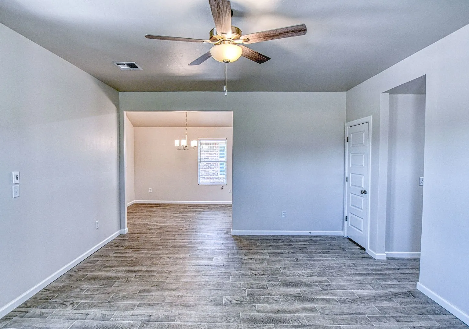 New Construction in Varenna Landing! Storm shelter and lawn care included! — Photo 4