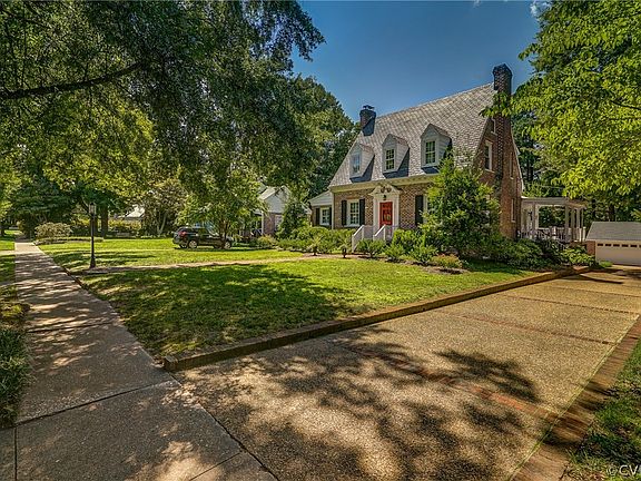 3rd image of 4402 Newport Dr