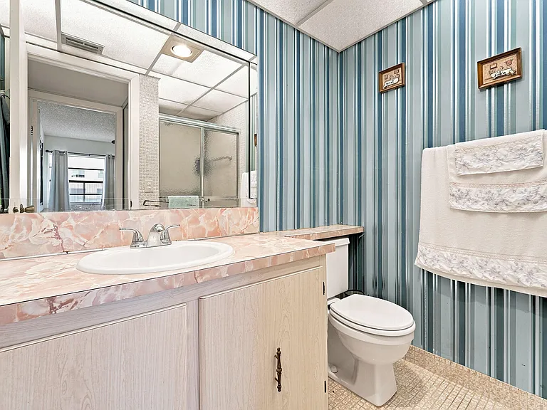 246 Normandy Ln #F — Photo 14