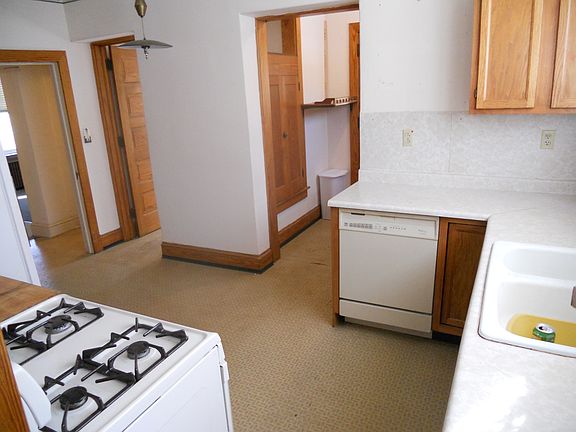 3rd image of 37 W Court St