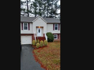 10721 Cobblestone Dr, Fredericksburg, VA 22407