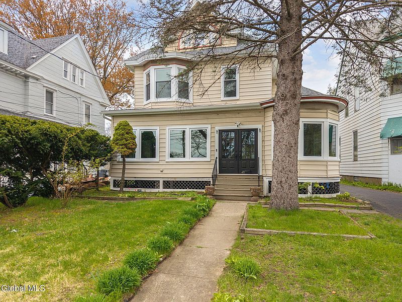 3rd image of 477 Western Avenue