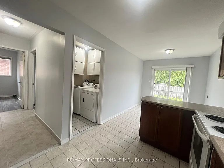 110 Springview Dr — Photo 8