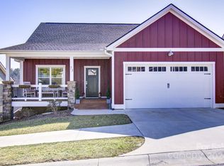 73 Leyland Cir, Hendersonville, NC 28792