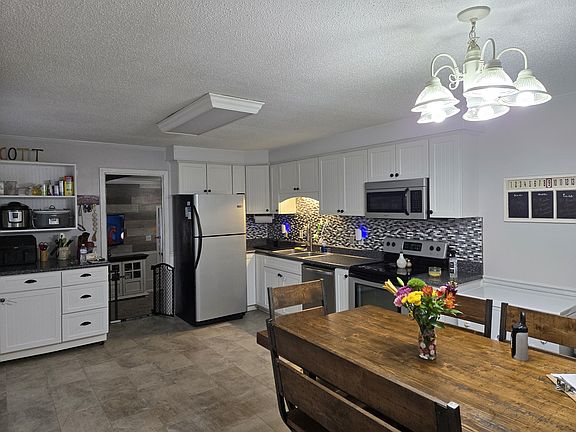 3rd image of 444 Bryan Rd