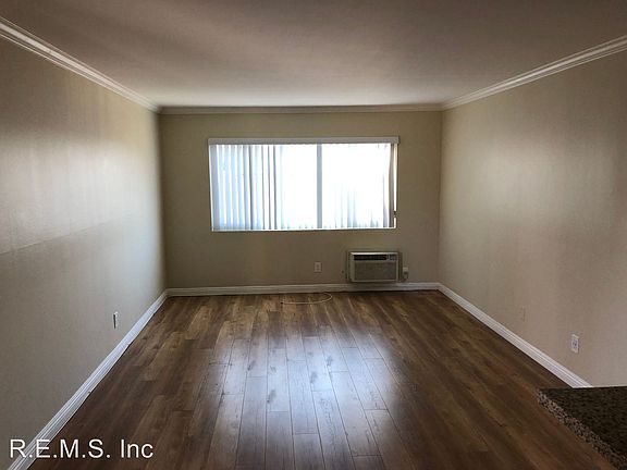 4th image of 621 N Market St APT 21
