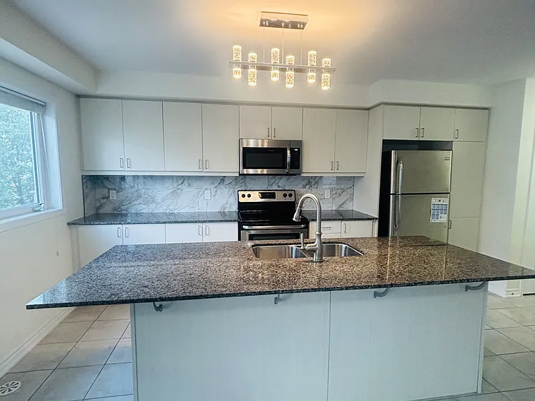 554 Goldenrod Ln — Photo 29