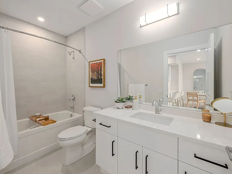 4286 King St E — Photo 19