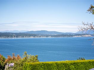4596 Bonnieview Pl, Saanich, BC V8N 3V6