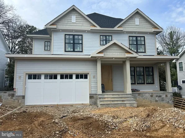 5813 22nd St N, Arlington, VA 22205