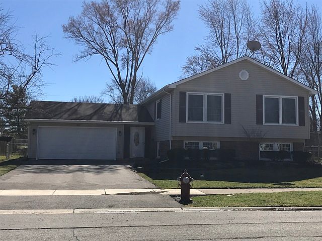 1st image of 103 E Burr Oak Dr