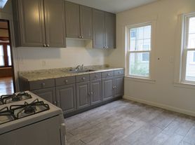 10-12 Fairlawn Ave, Milton, MA