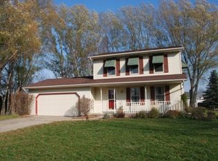 416 Seamonson Cir, Stoughton, WI 53589