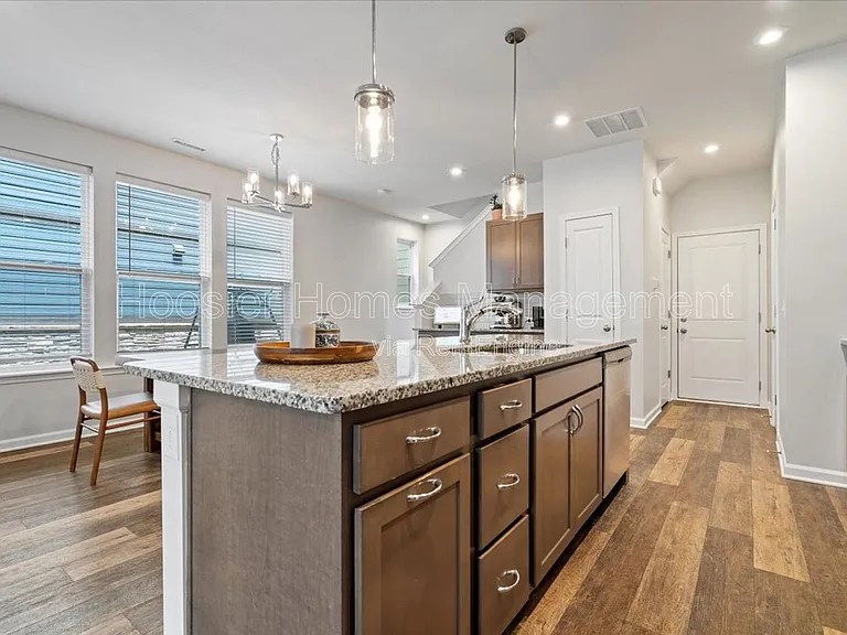 9239 Hawley Dr — Photo 8