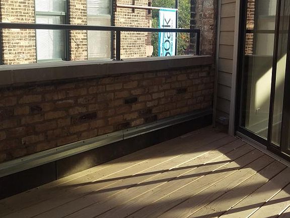 3rd image of 1743 N Milwaukee Ave #303