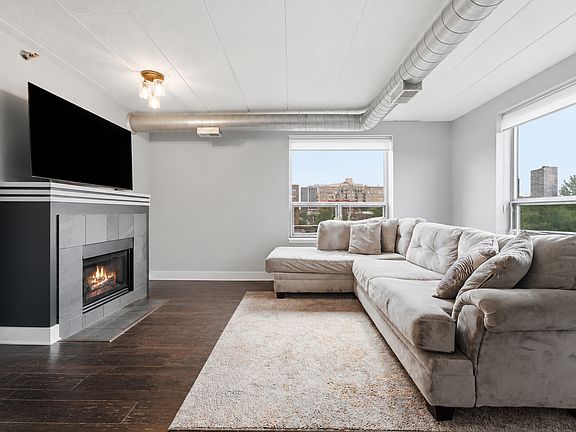 5th image of 1100 W Montrose Ave APT 502