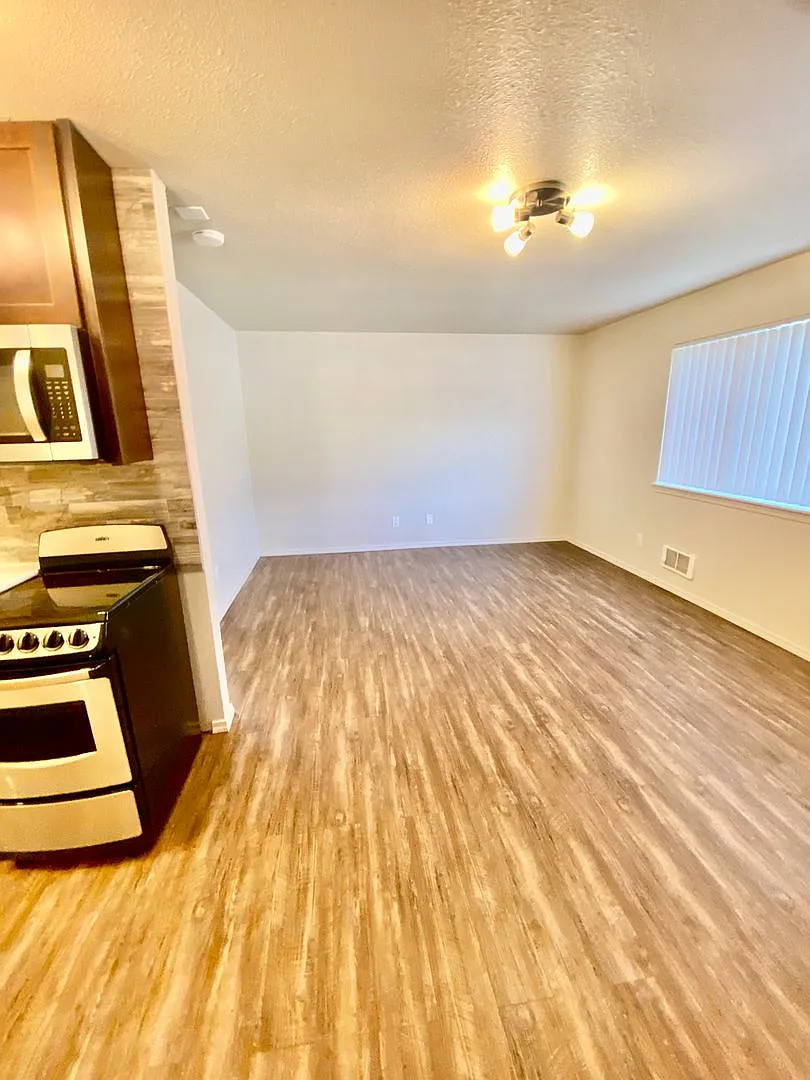 Paradise Apartments — Photo 2