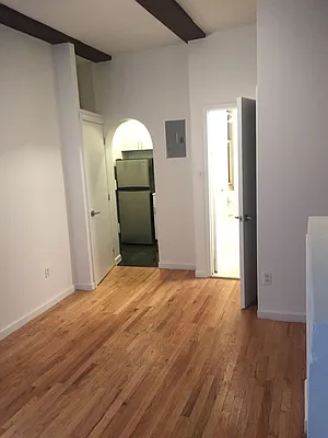 Rented by Sky Management | media 17