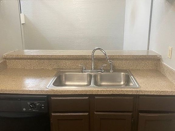 4th image of 2417 Forest Brook Ln APT 811