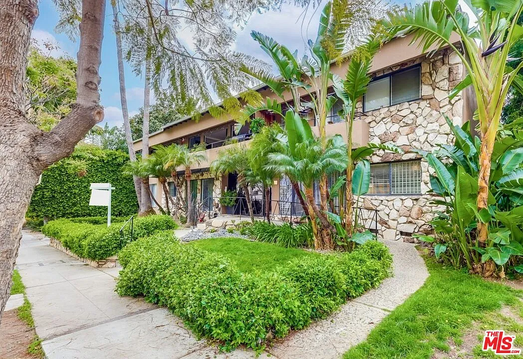 2 bed, 2.0 bath, 1002 sqft, $3,800 — Photo 4