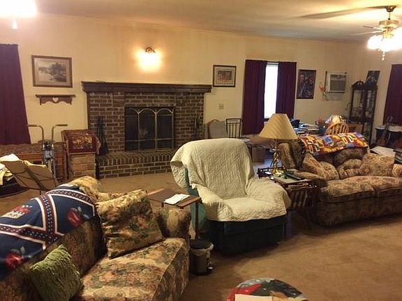 2nd image of 1005 W Lake Ave