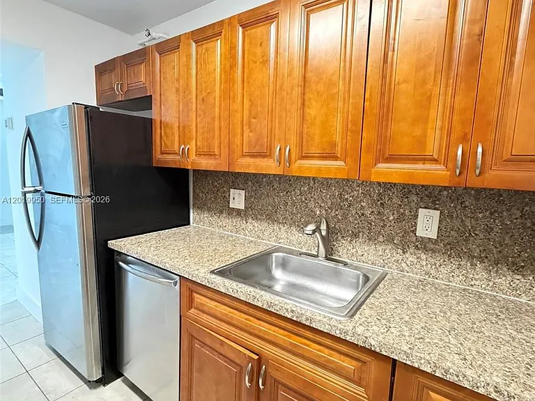 8200 SW 210th St #213 — Photo 5