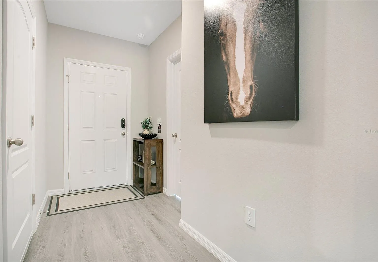 3 bed, 2.0 bath, 1215 sqft, $2,400 — Photo 3