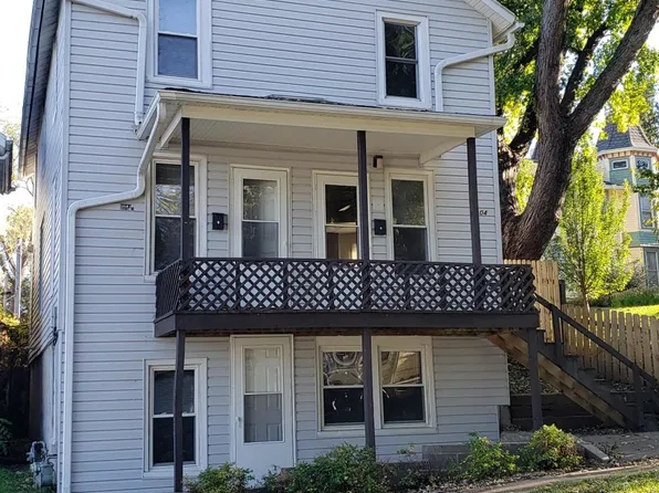 104 E 9th St, Muscatine, IA 52761