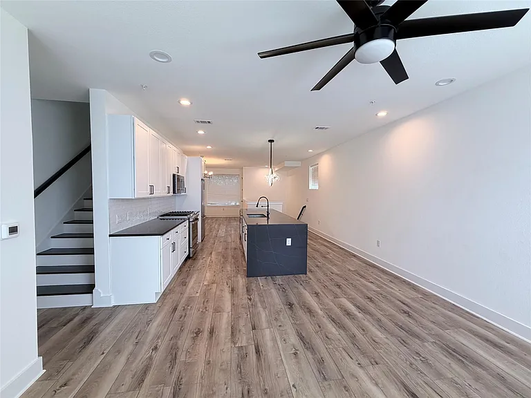1417 Kramer Ln #2 — Photo 4
