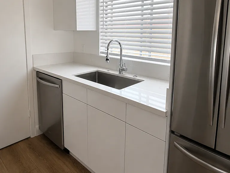 936 N Orange Grove Ave — Photo 5