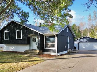 819 9th St, Colona, IL 61241