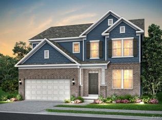 5010 Shoreham Cir, Clarkston, MI 48346