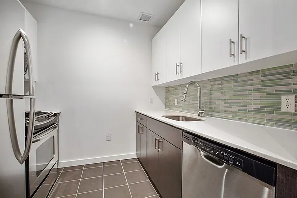 Rented by Greystar | media 23