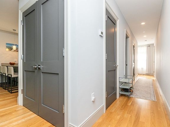 5th image of 142 Willard St #2
