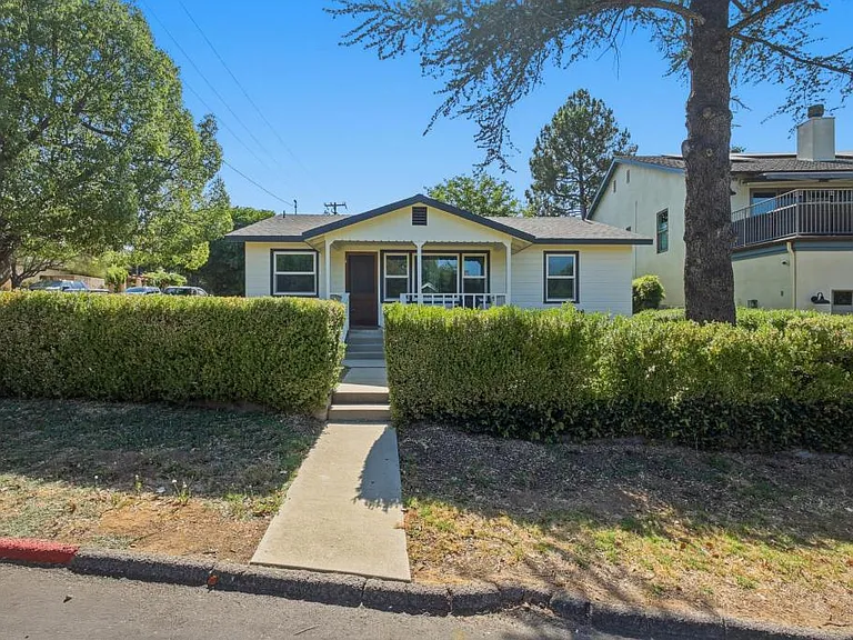 311 S Signal St — Photo 19