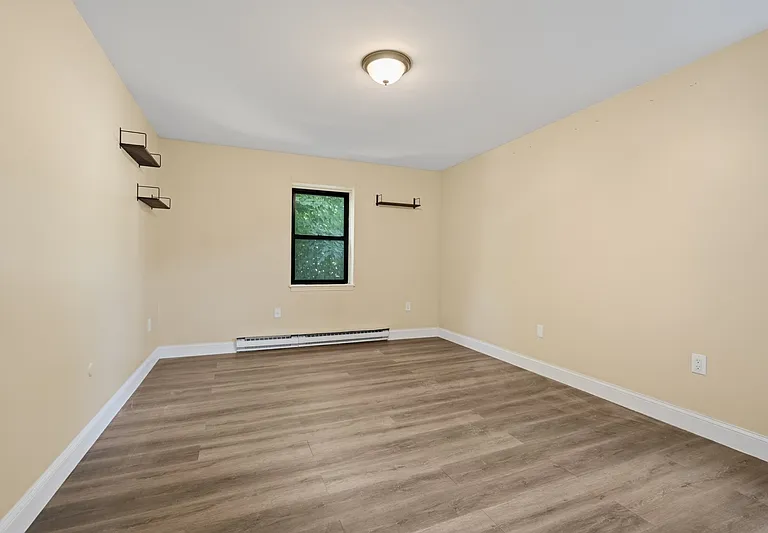 417 Boulevard — Photo 2