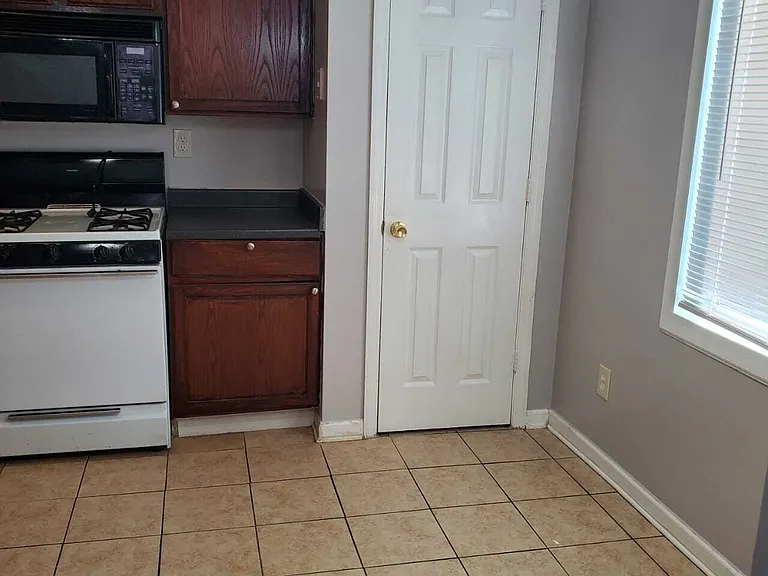 3904 Conley Downs Ln — Photo 23