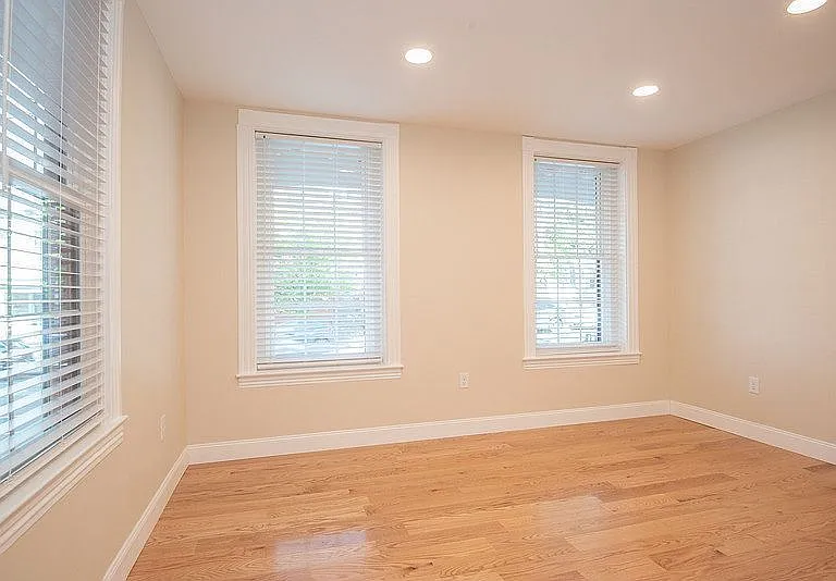 323 N Mulberry St #1 — Photo 30