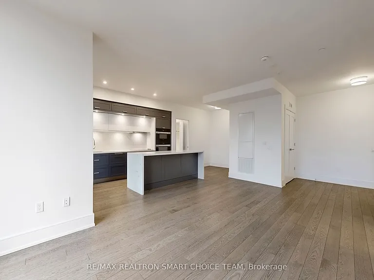 10 Inn On The Park Dr #212 — Photo 18