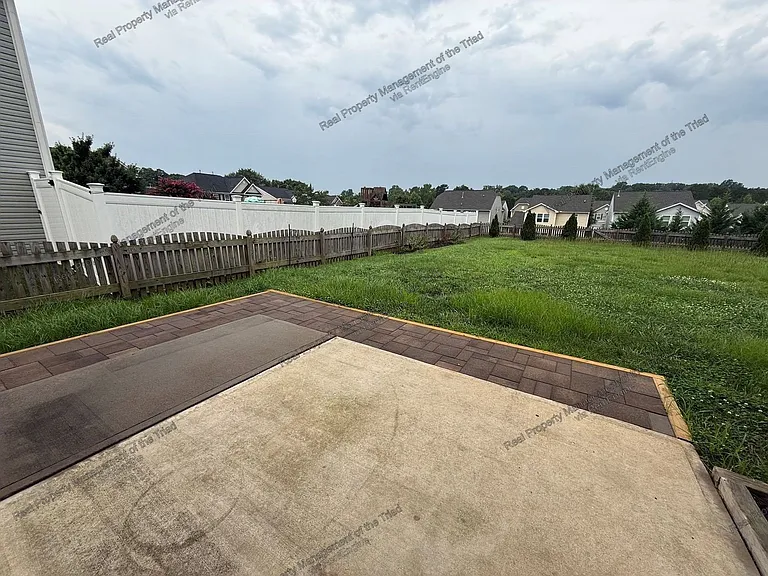 2486 Moss Grove Xing — Photo 17