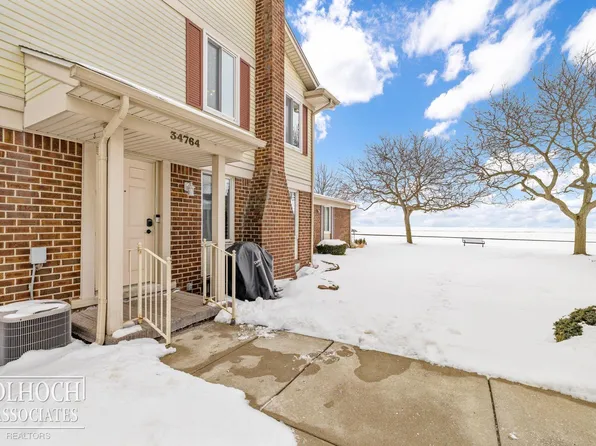 34764 E Lake Dr, Harrison Township, MI 48045