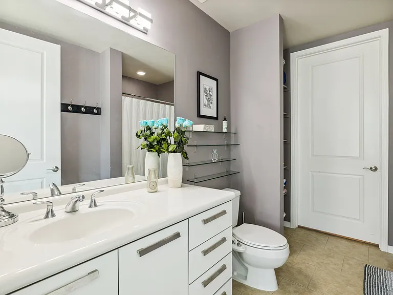 1 E Lexington Ave #302 — Photo 8