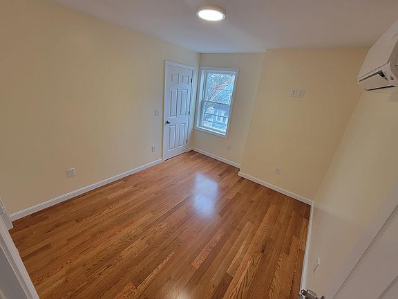 2nd image of 31 Hamilton St