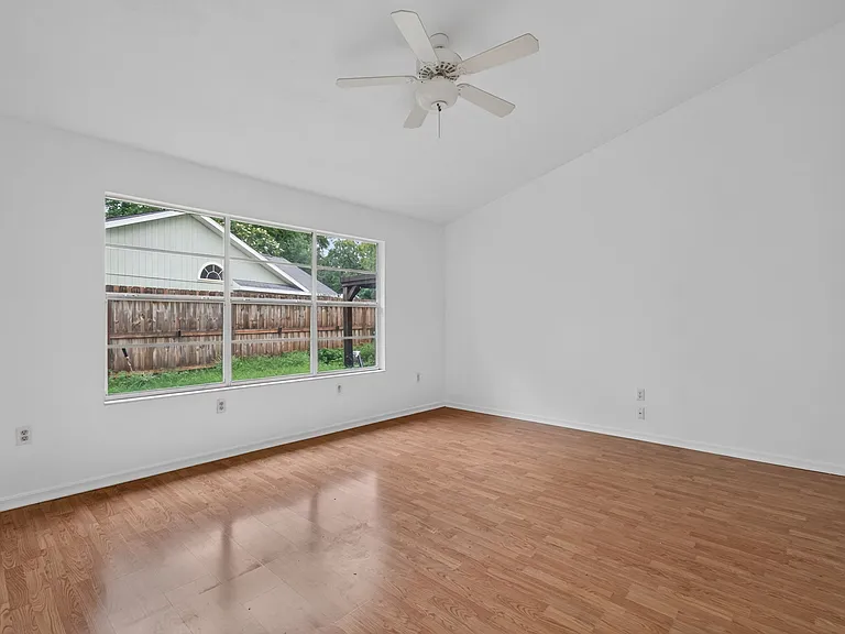 2324 NW 40th Pl — Photo 18