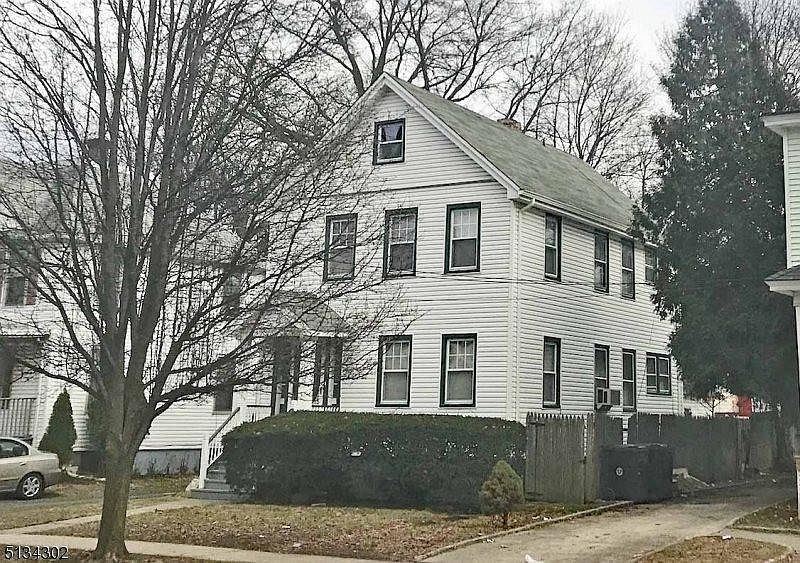 2nd image of 717 W 4th St