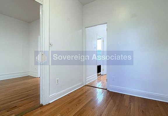 5th image of 22 Saint Nicholas Pl #52C