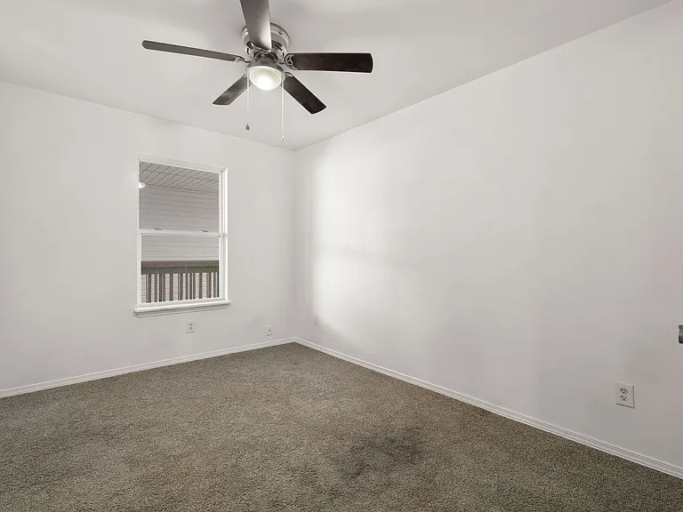 Flat Rock Creek Apartments — Photo 45
