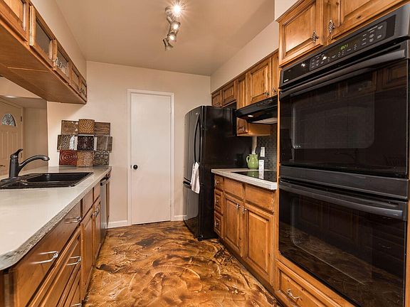 Stained concrete floor for easy cleaning and everything in a